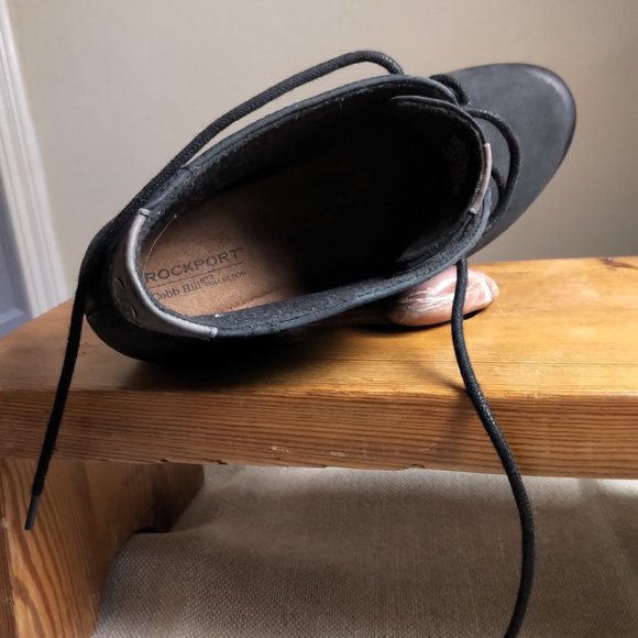 Rockport Cobb Hill Black Suede & Leather Bootie  9 - Picture 4 of 4